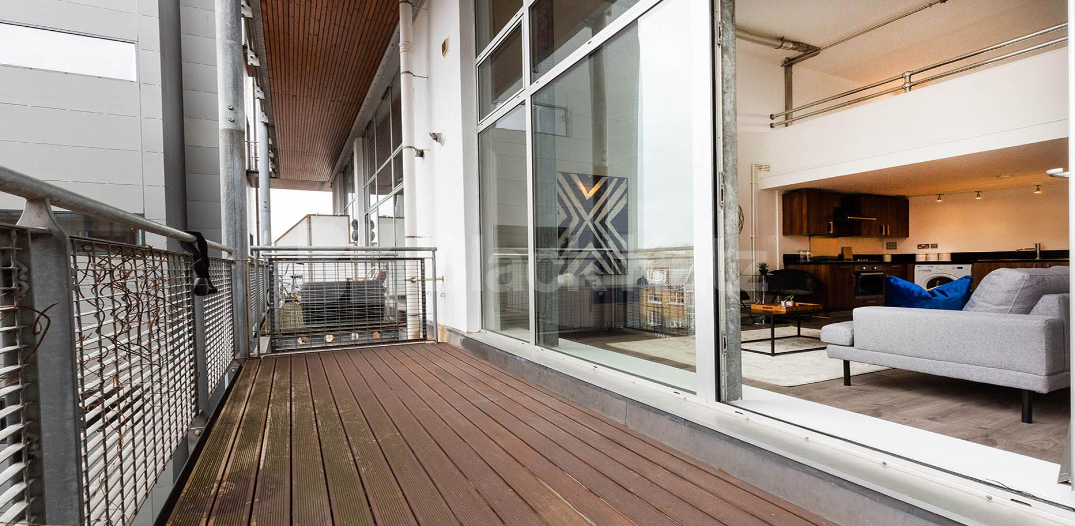 Stunning Live/Work mezzanine property with large balcony Ability Plaza, Dalston